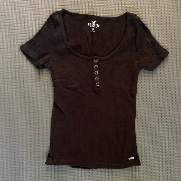 Hollister T-Shirts Bundle - Picture 2 of 5